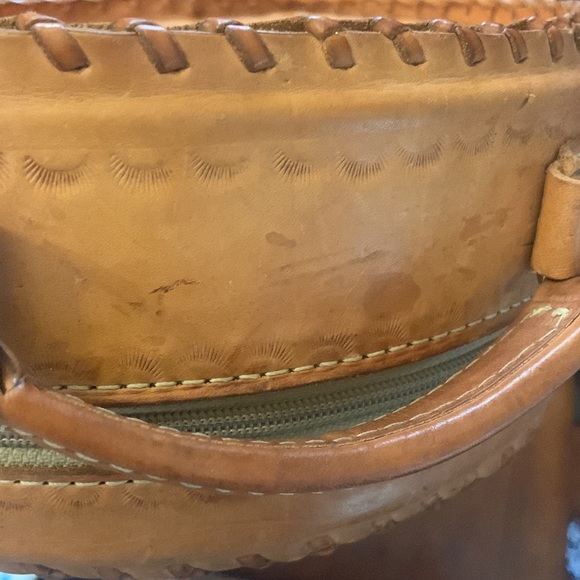 Vintage Tan Tooled Leather Hatbox Handbag - Picture 9 of 11